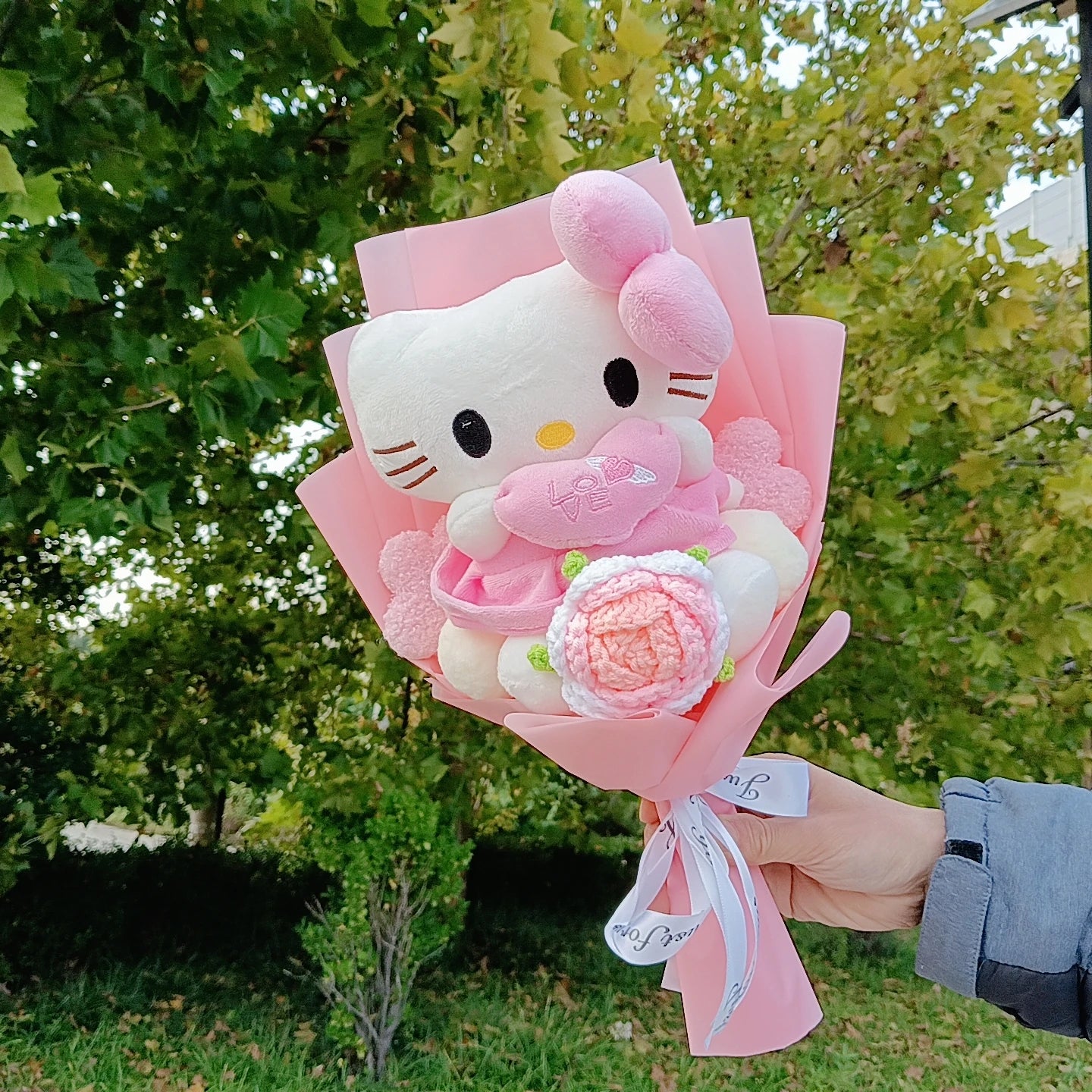 Hello Kitty Crochet Flower Bouquet – Cute Handmade Gift Arrangement
