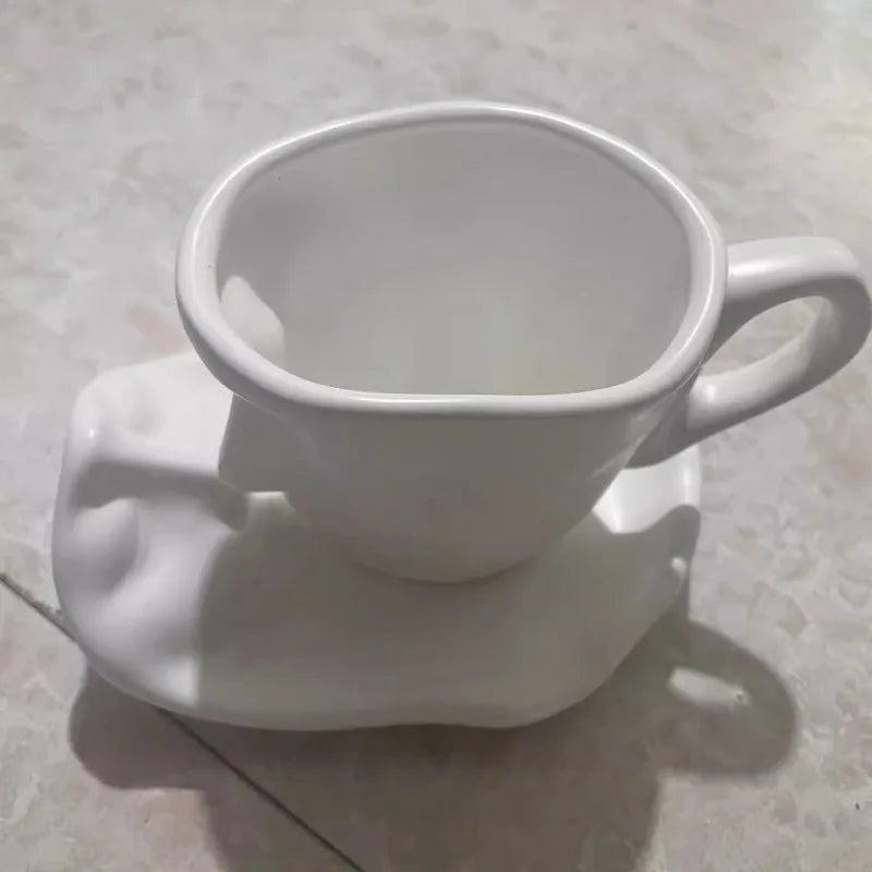 Art-Inspired Kiss Mug – Beautiful Ceramic Gift