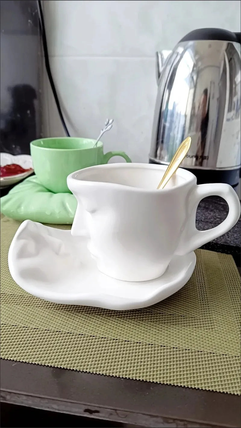 Art-Inspired Kiss Mug – Beautiful Ceramic Gift